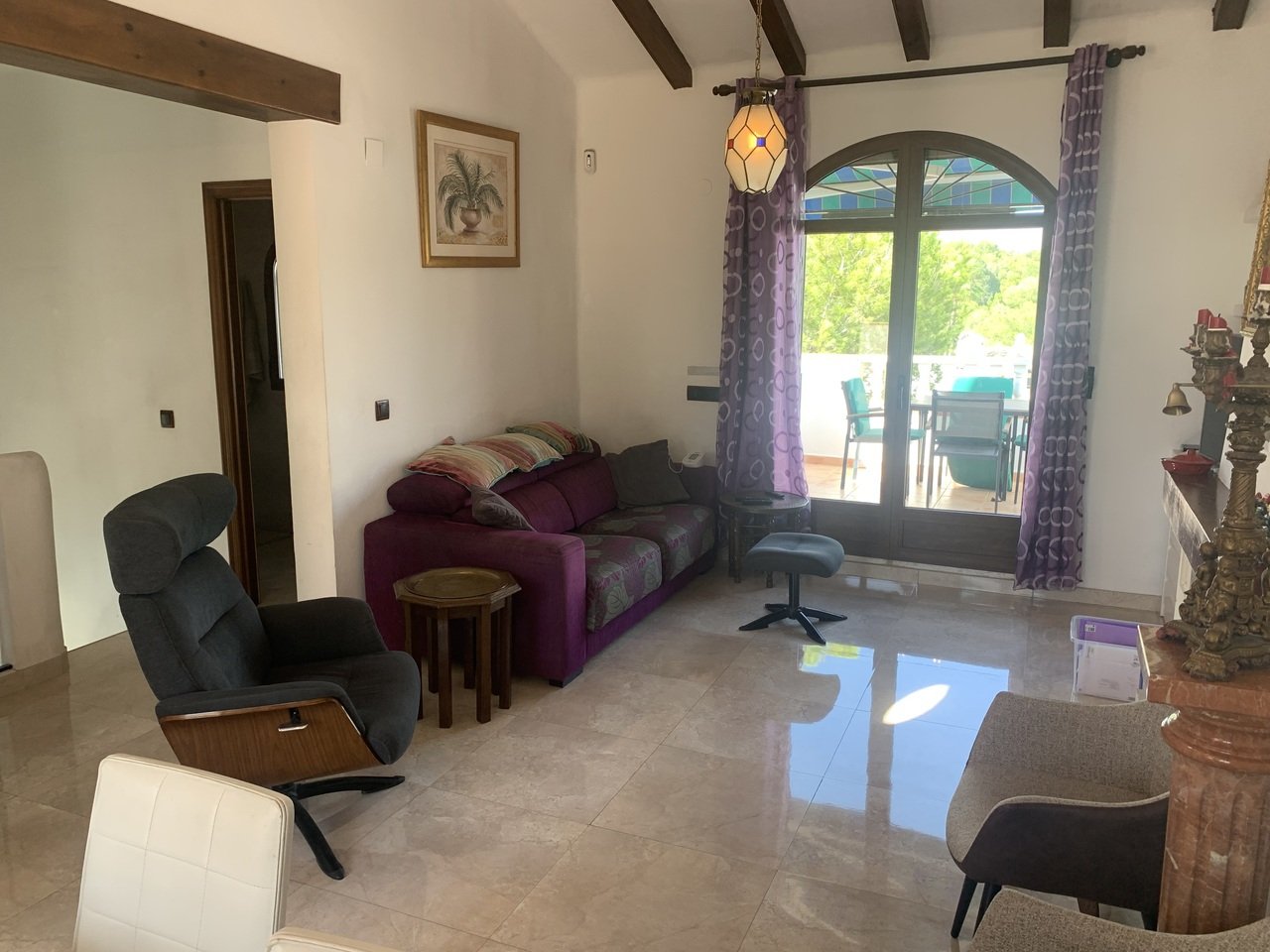   Price reduced to 849,900 Amazing Independent Villa with Golf Course Views in Villamartin**Discover this stunning 4-bedroom, Spanish-style villa, nes