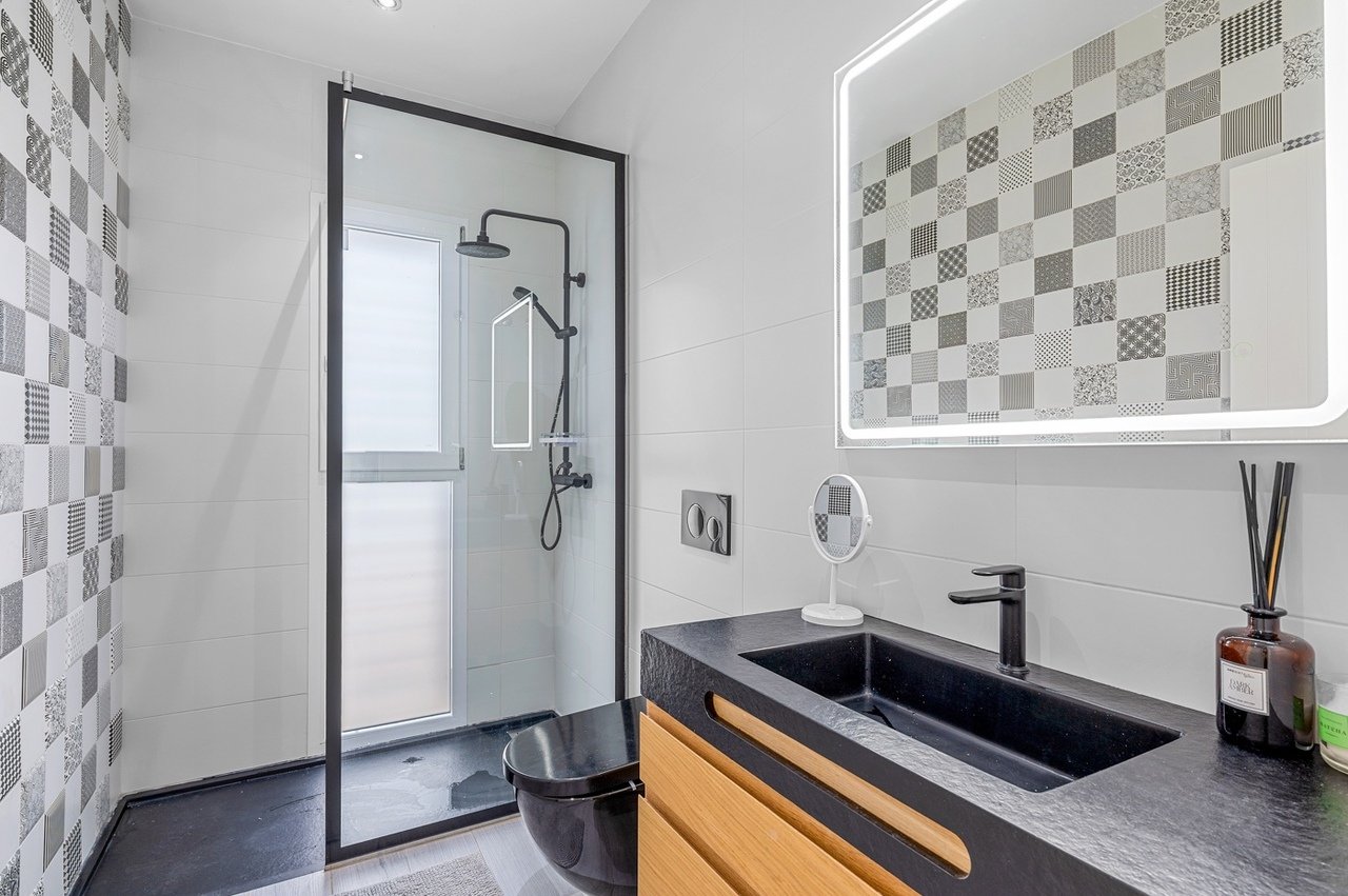   Modern Detached Villa in Lomas De Juliana, Algorfa - Almoradi Discover the perfect blend of luxury and comfort in this fantastic modern 4-bedroom, 3