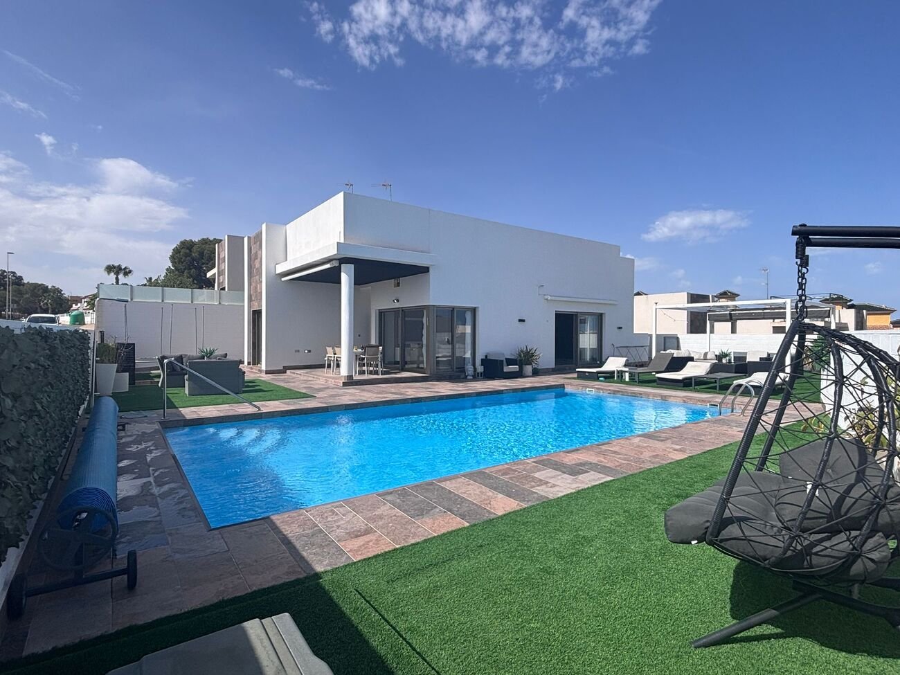   Elegant Mediterranean Living in Pau 8, Villamartín
Set within one of the most desirable residential enclaves on the southern Costa Blanca,