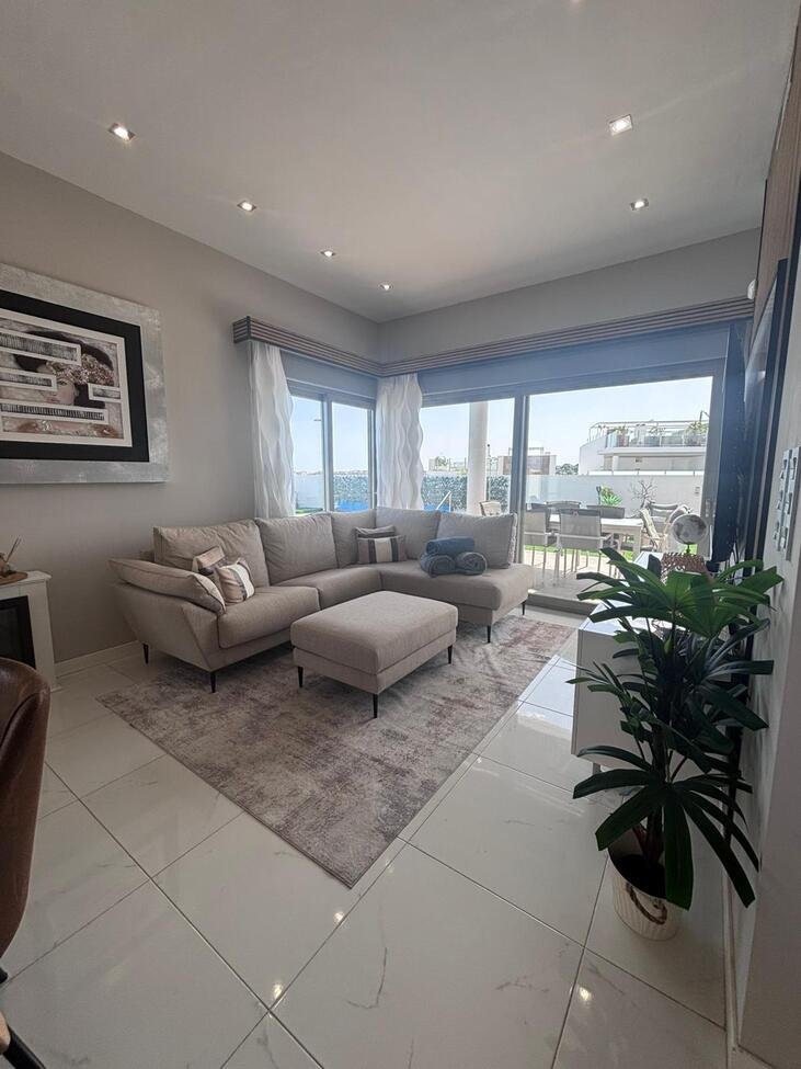   Elegant Mediterranean Living in Pau 8, Villamartín
Set within one of the most desirable residential enclaves on the southern Costa Blanca,