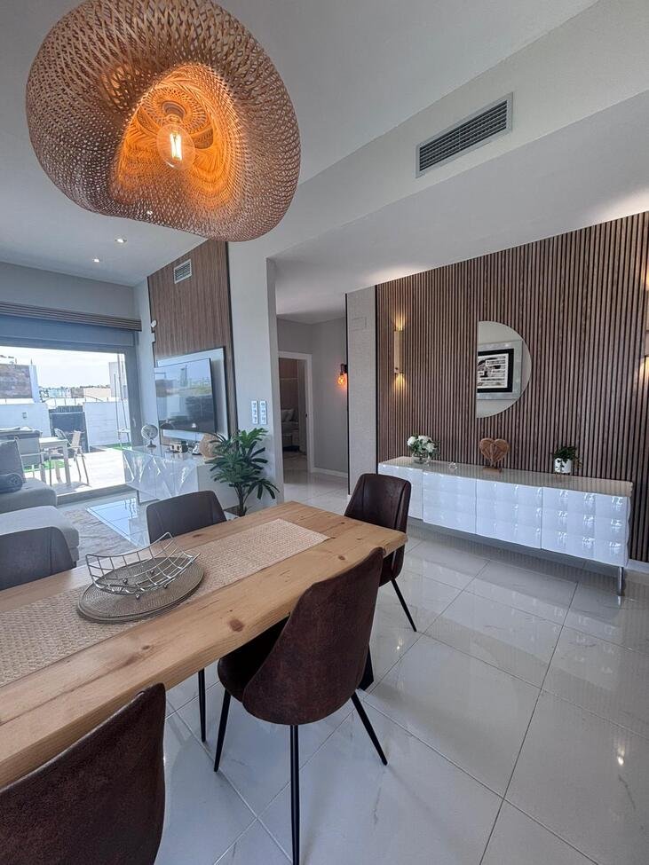   Elegant Mediterranean Living in Pau 8, Villamartín
Set within one of the most desirable residential enclaves on the southern Costa Blanca,