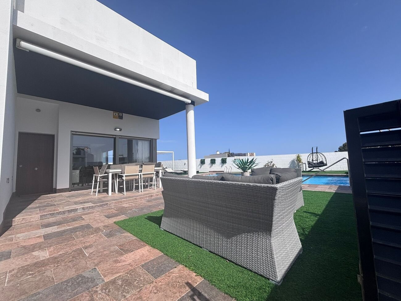   Elegant Mediterranean Living in Pau 8, Villamartín
Set within one of the most desirable residential enclaves on the southern Costa Blanca,
