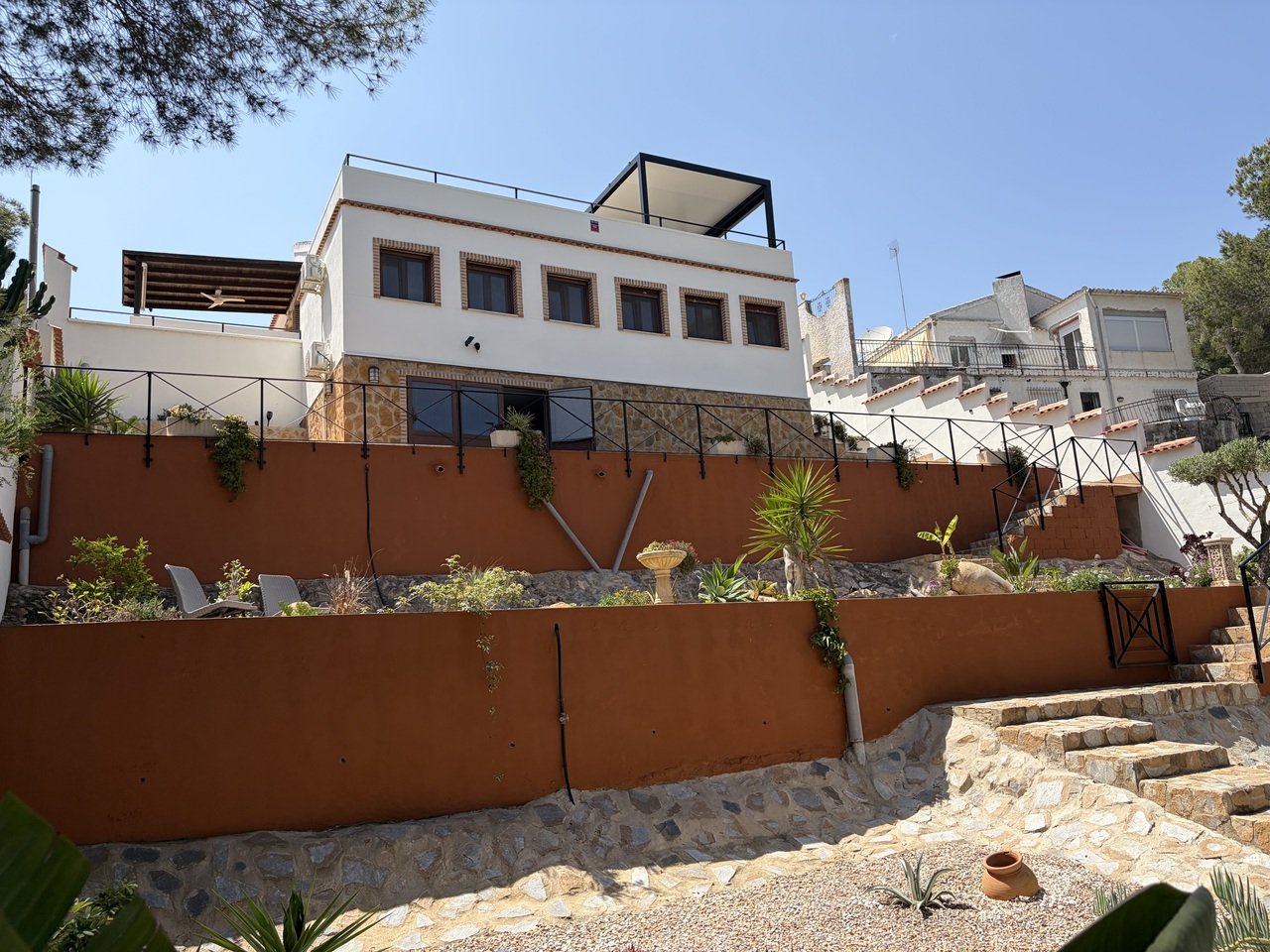   Stunning 4 Bedroom, 5 Bathroom Villa with Private Pool in a Prime Location.Discover a remarkable opportunity to own this stunning 4-bedroom Villa, p
