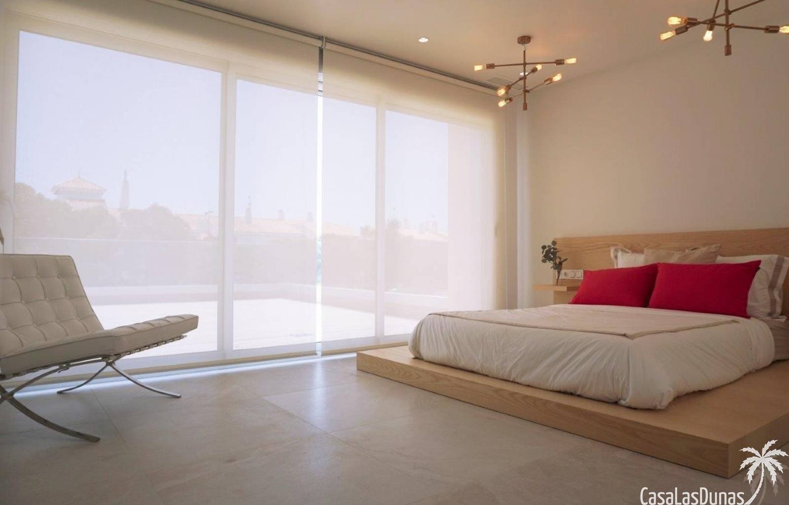  Wunderschöne neue Villen in Campoamor, am Rande des Golfresorts gelegen. Diese Villen beginnen auf einem Grundstück von 500 m² und verteilen sich auf