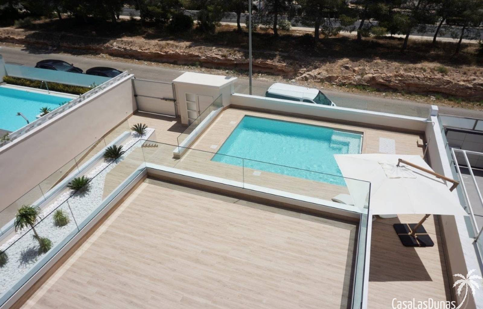  Wunderschöne neue Villen in Campoamor, am Rande des Golfresorts gelegen. Diese Villen beginnen auf einem Grundstück von 500 m² und verteilen sich auf