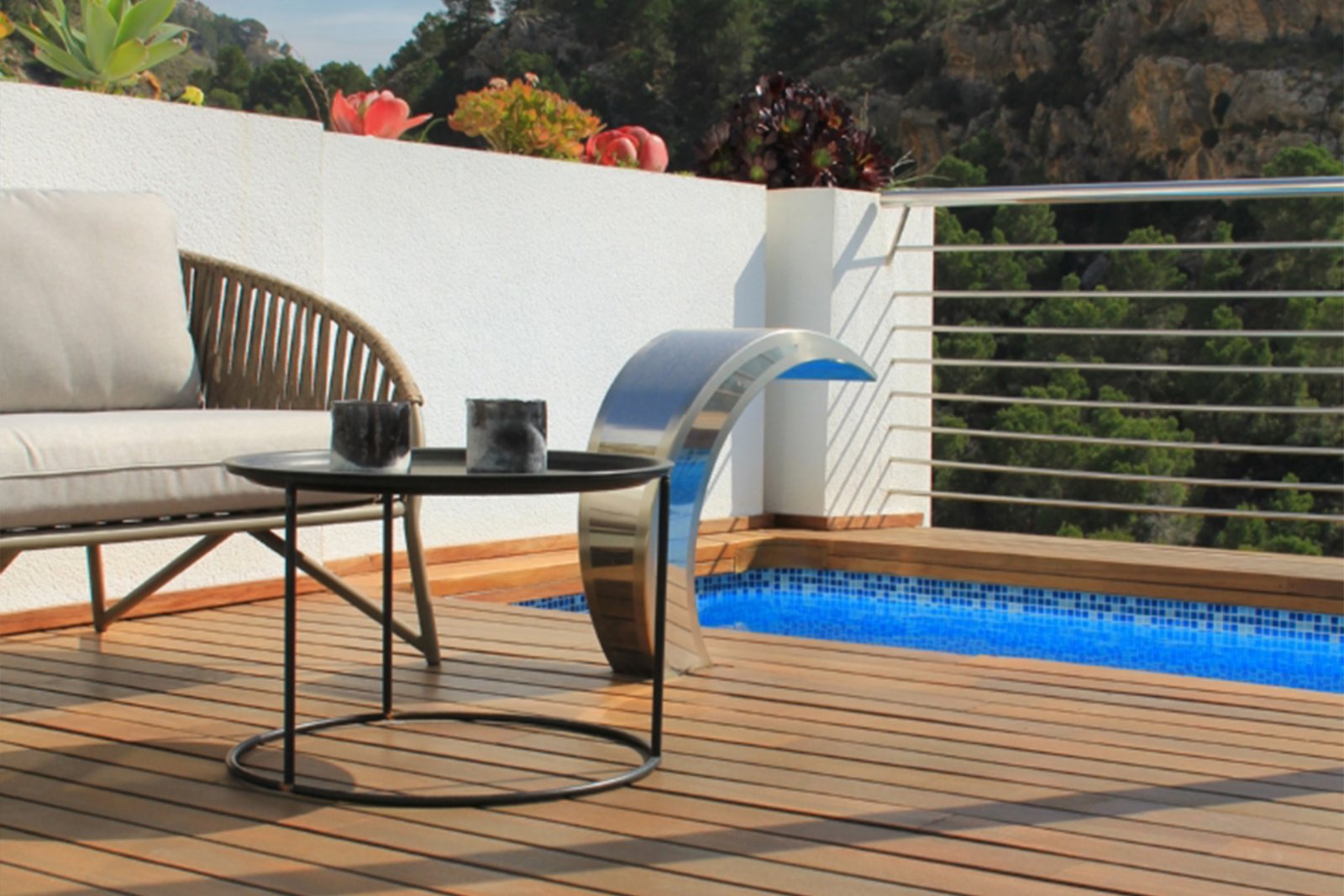 Diese Immobilien befinden sich in der exklusiven Ortschaft Altea und bieten ein einzigartiges Wohnerlebnis mit beeindruckendem Meerblick. Die Anlage