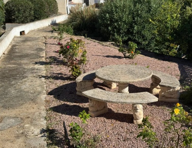 A delightful duplex townhouse only 1.8 km from Moraira centre. set on a small and incredibly pretty complex of 13 houses with a communal pool and be