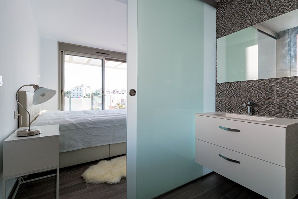  In der charmanten Stadt Orihuela gelegen, bietet diese exklusive Sammlung von 13 Immobilien eine perfekte Kombination aus Luxus und Komfort. Mit Typo