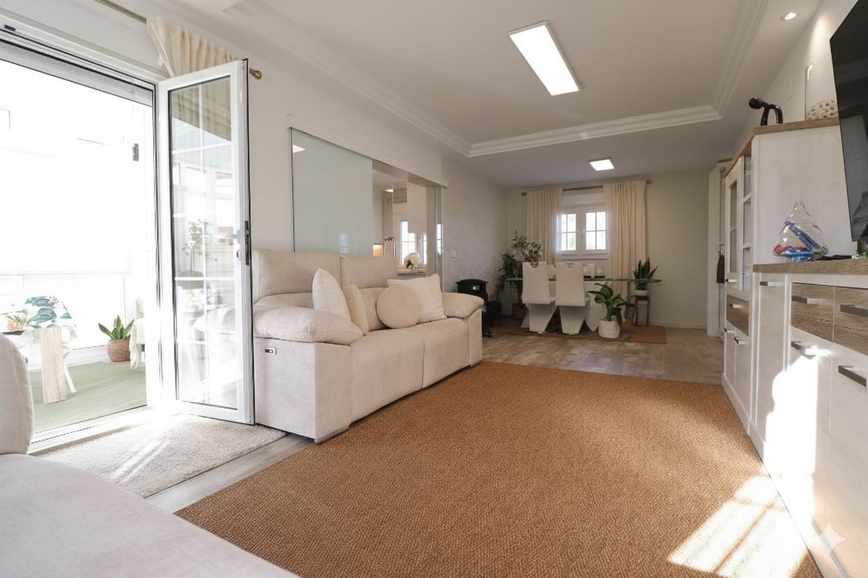 This South East Facing, Four Bedroom, Detached Villa in Las Filipinas, is located overlooking a green area of trees and bushes, in a highly desirabl