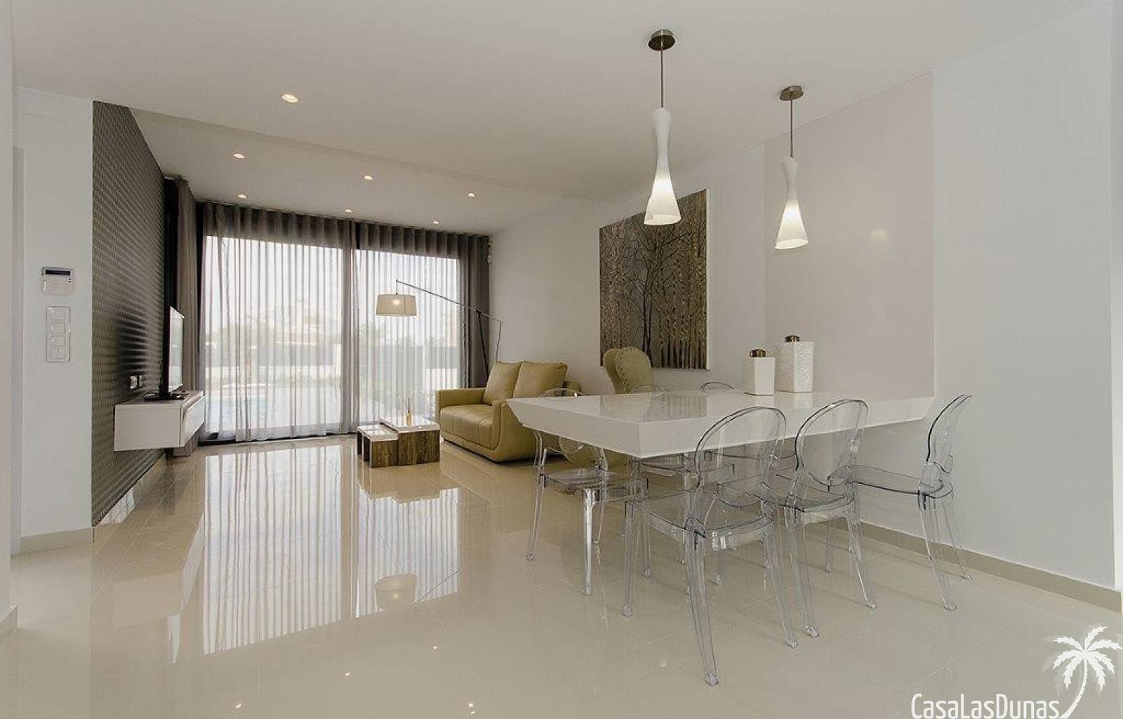  Diese Residenz, bestehend aus 16 freistehenden Villen, wird derzeit nur 3 Gehminuten von den ausgezeichneten Sandstränden von Mar Menor entfernt geba