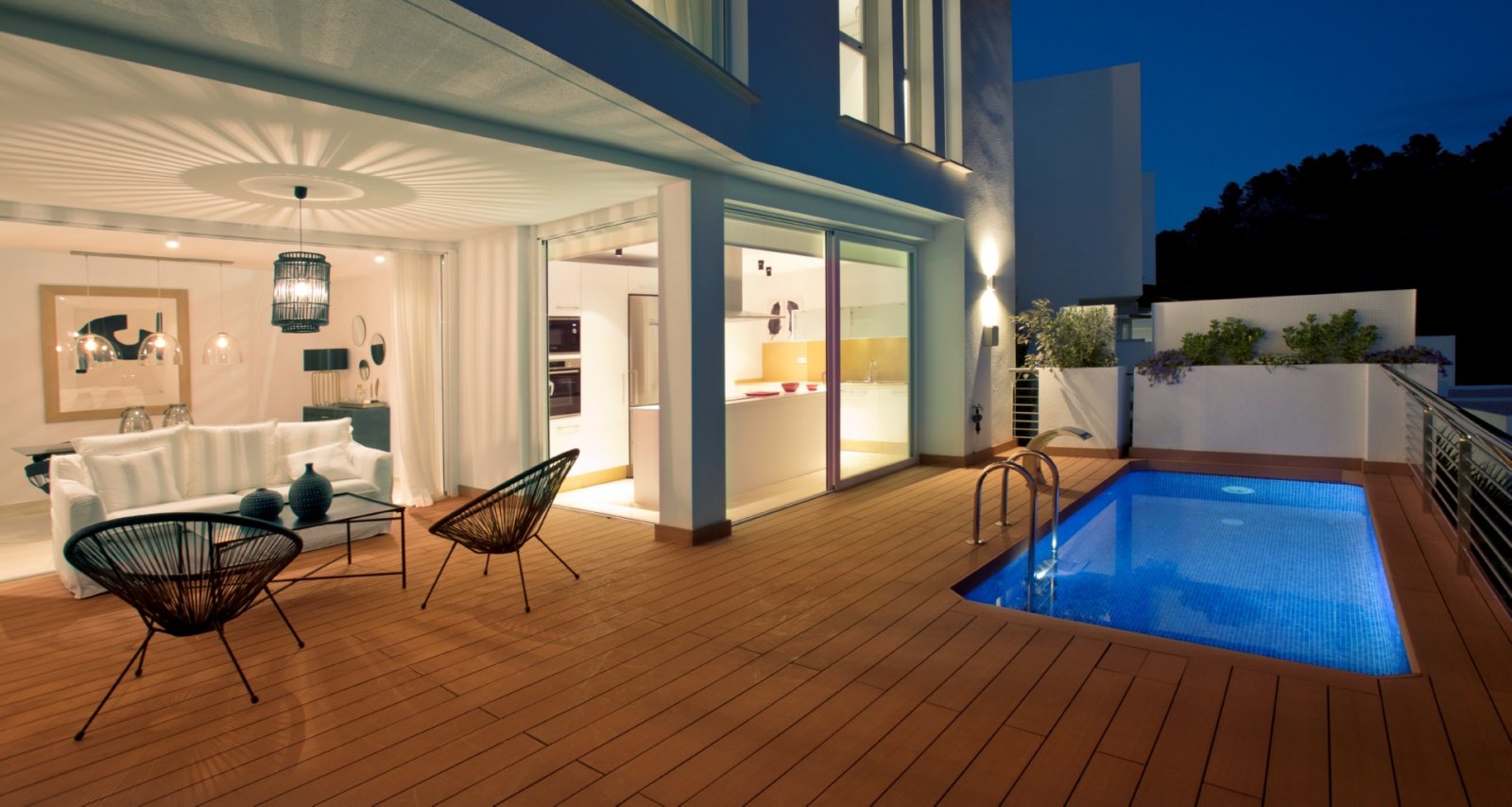  Diese Immobilien befinden sich in der exklusiven Ortschaft Altea und bieten ein einzigartiges Wohnerlebnis mit beeindruckendem Meerblick. Die Anlage 