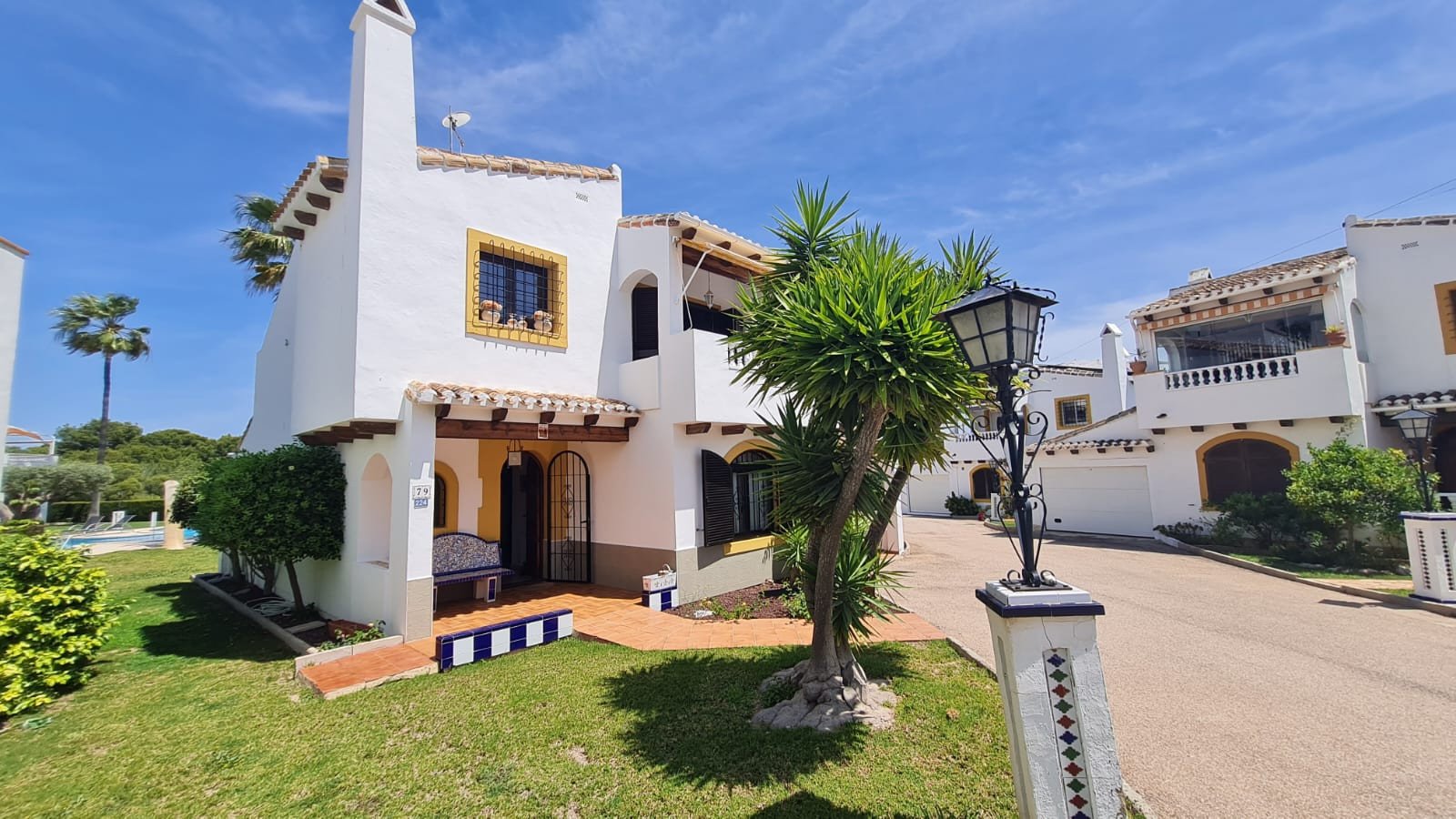  Villa Fortuna in erster Reihe – Villamartín Golf mit fantastischem Golfblick, 3 Schlafzimmer, 3 Bäder, in bester Lage. Ein absolutes Muss!
