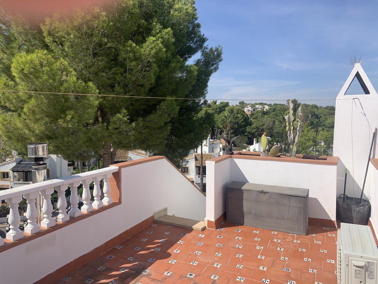 Price reduced to 849,900 Amazing Independent Villa with Golf Course Views in Villamartin**Discover this stunning 4-bedroom, Spanish-style villa, nes
