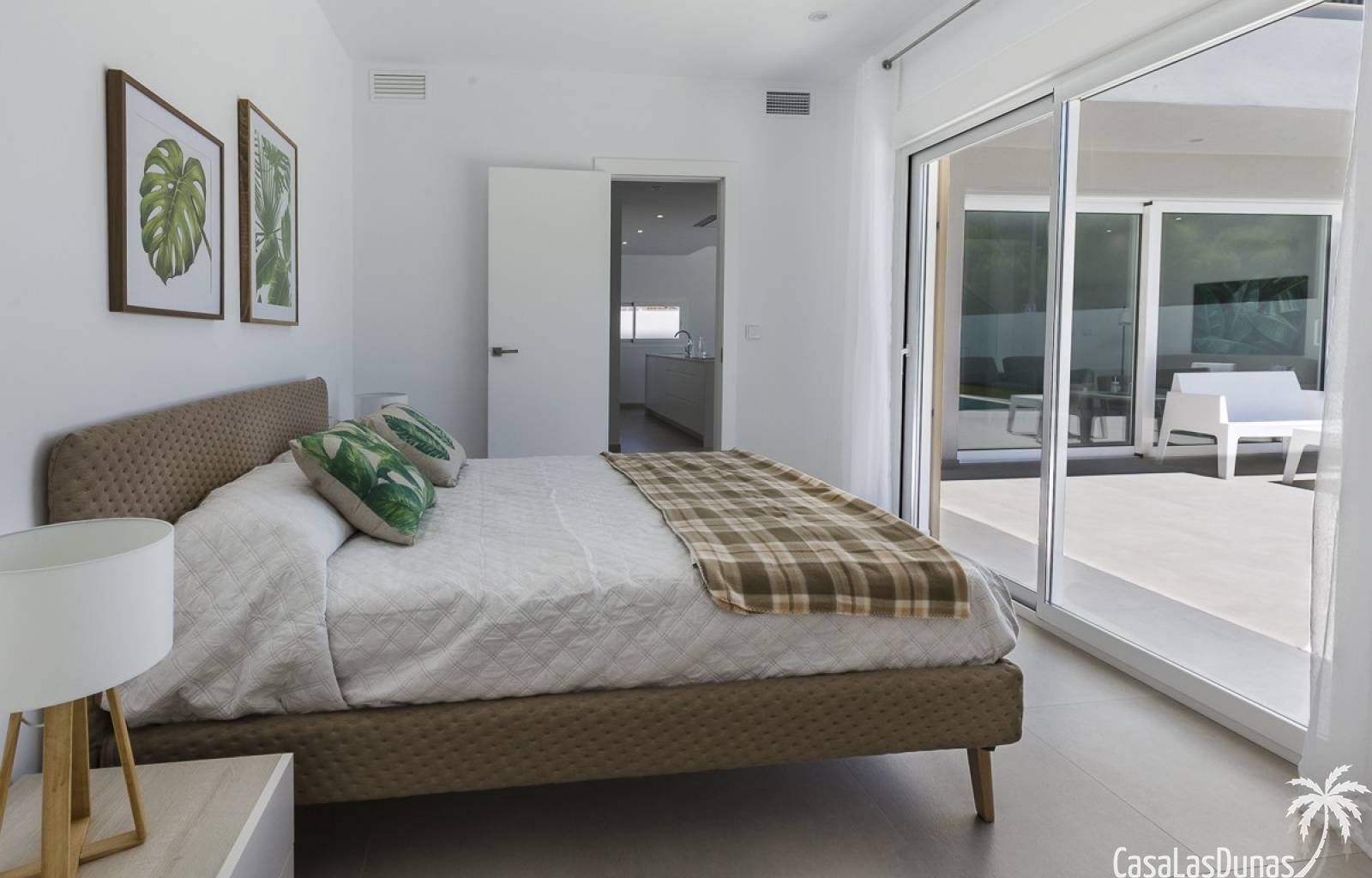  Diese wunderschöne Villa ist Teil einer Anlage mit 11 Häusern, nur wenige Minuten vom Zentrum von San Javier und Santiago de la Ribera entfernt. Es w