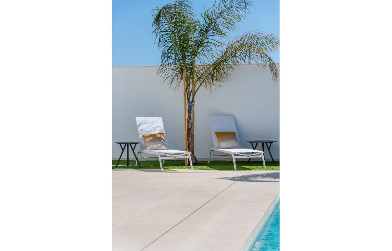  Diese wunderschönen Villen werden im sonnenverwöhnten Los Alcázares an der Costa Cálida gebaut. Das Haus verfügt über 3 Schlafzimmer und 2 Badezimmer