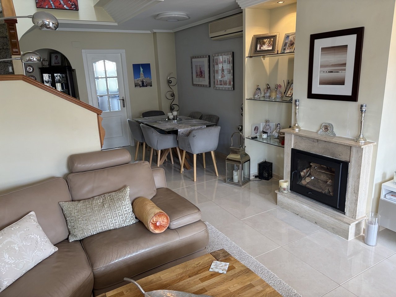 Outstanding 3 Bed, 3 Bath South facing Townhouse with large converted basement offering an additional room with En Suite bathroom. This is a fantast