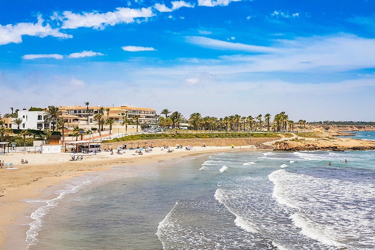  Sehr gepflegte Villa zum Verkauf in Playa Flamenca,&amp;amp;nbsp;gelegen in einer ruhigen Wohnstraße, nur wenige Gehminuten von den örtlichen Annehml