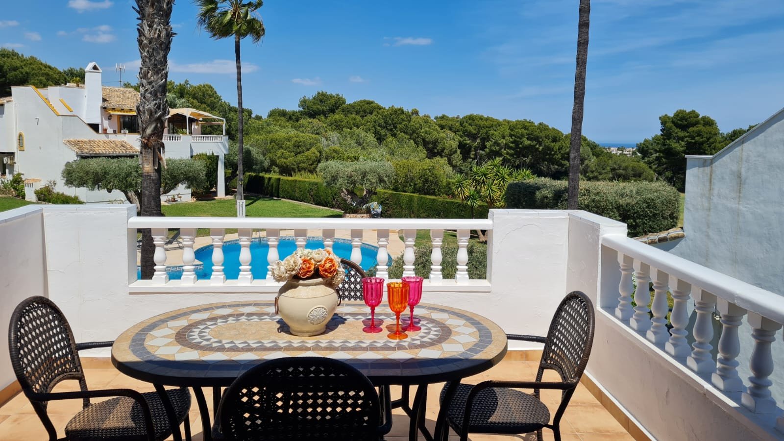 Villa Fortuna in erster Reihe – Villamartín Golf mit fantastischem Golfblick, 3 Schlafzimmer, 3 Bäder, in bester Lage. Ein absolutes Muss! 