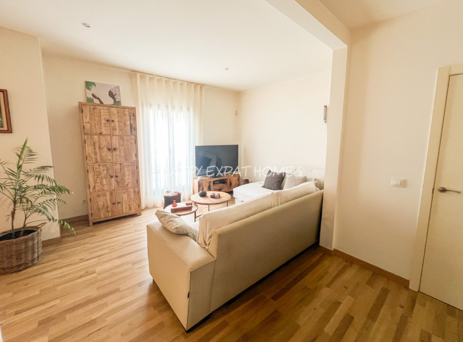 DACHGESCHOSS-DUPLEX IM HERZEN VON VILANOVA I LA GELTRÚ – MIT PRIVATTERASSE
Entdecken Sie dieses spektakuläre Duplex-Penthouse im Zentrum von Vilanova