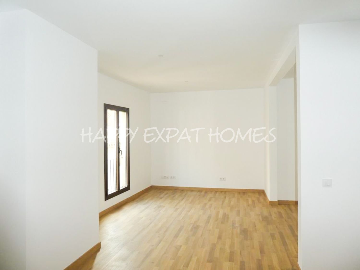DACHGESCHOSS-DUPLEX IM HERZEN VON VILANOVA I LA GELTRÚ – MIT PRIVATTERASSE
Entdecken Sie dieses spektakuläre Duplex-Penthouse im Zentrum von Vilanova