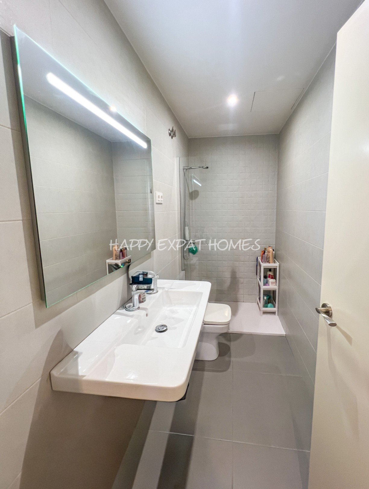 DACHGESCHOSS-DUPLEX IM HERZEN VON VILANOVA I LA GELTRÚ – MIT PRIVATTERASSE
Entdecken Sie dieses spektakuläre Duplex-Penthouse im Zentrum von Vilanova