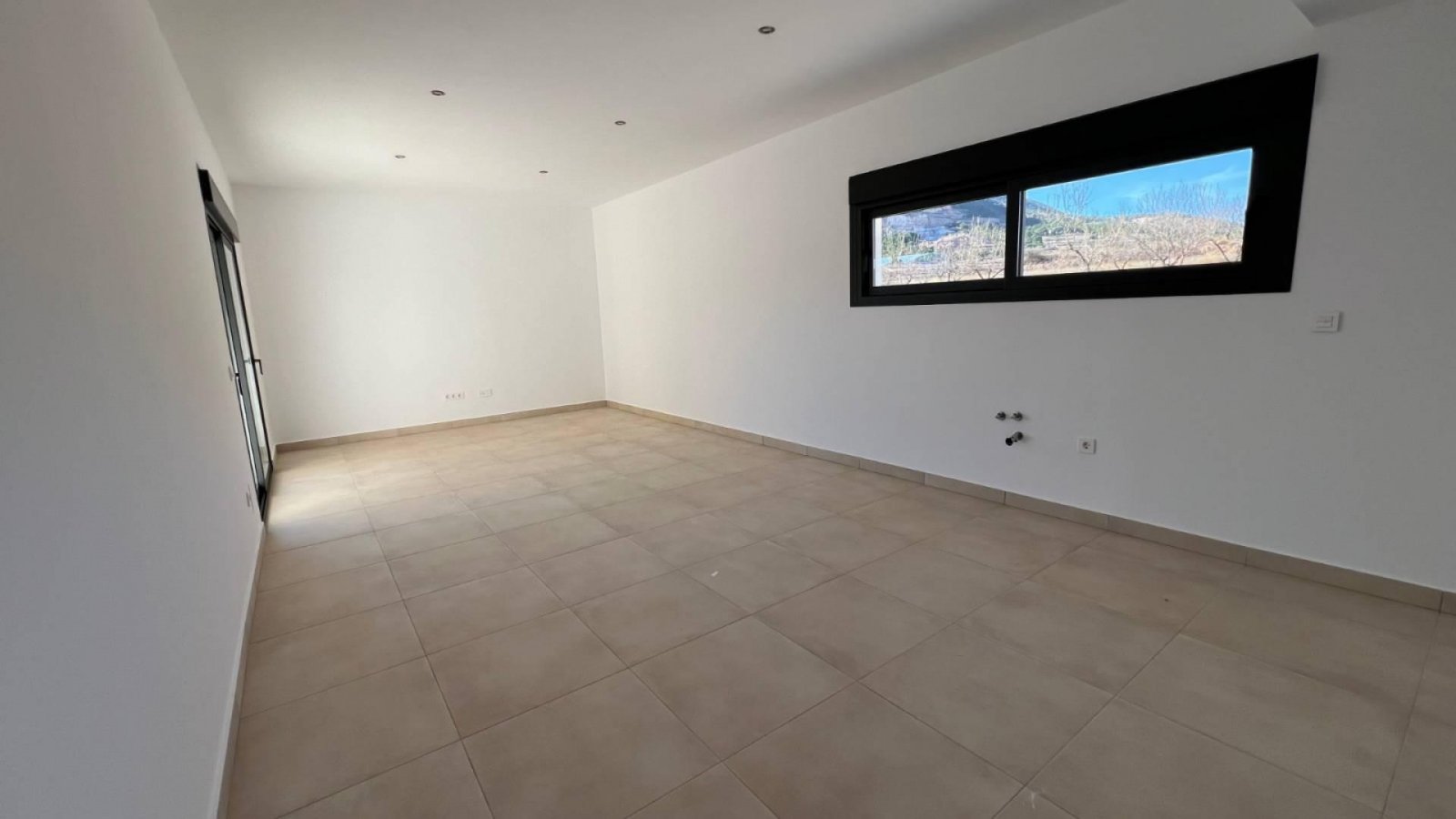 In der charmanten Umgebung von La Canalosa gelegen, bietet dieses exklusive Immobilienangebot zwei freistehende Häuser, die Komfort und Modernität ve