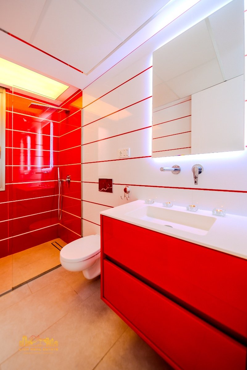 Welcome to this magnificent villa with modern design and state-of-the-art appliances, located in the sunny area of Villamartín! This stunning home i