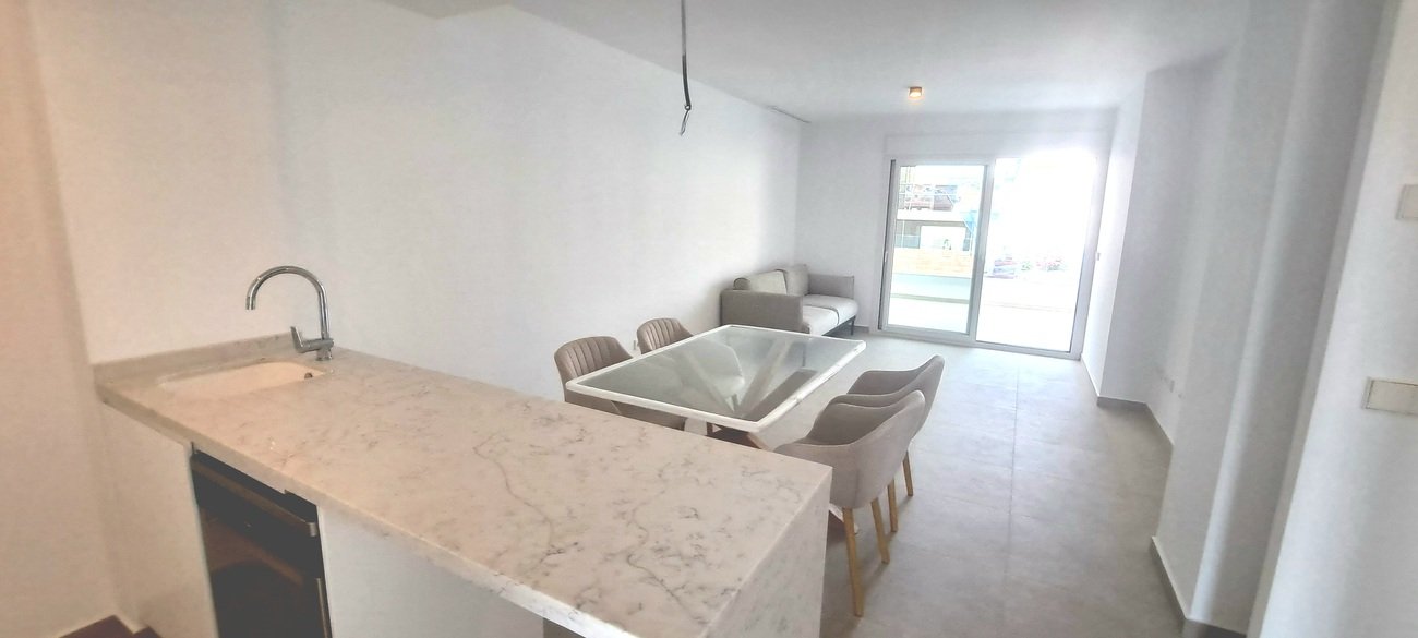   Don	 miss out on this unique opportunity to acquire an absolutely fantastic apartment in the newly developed Flamenca Sun located in the popular Pla