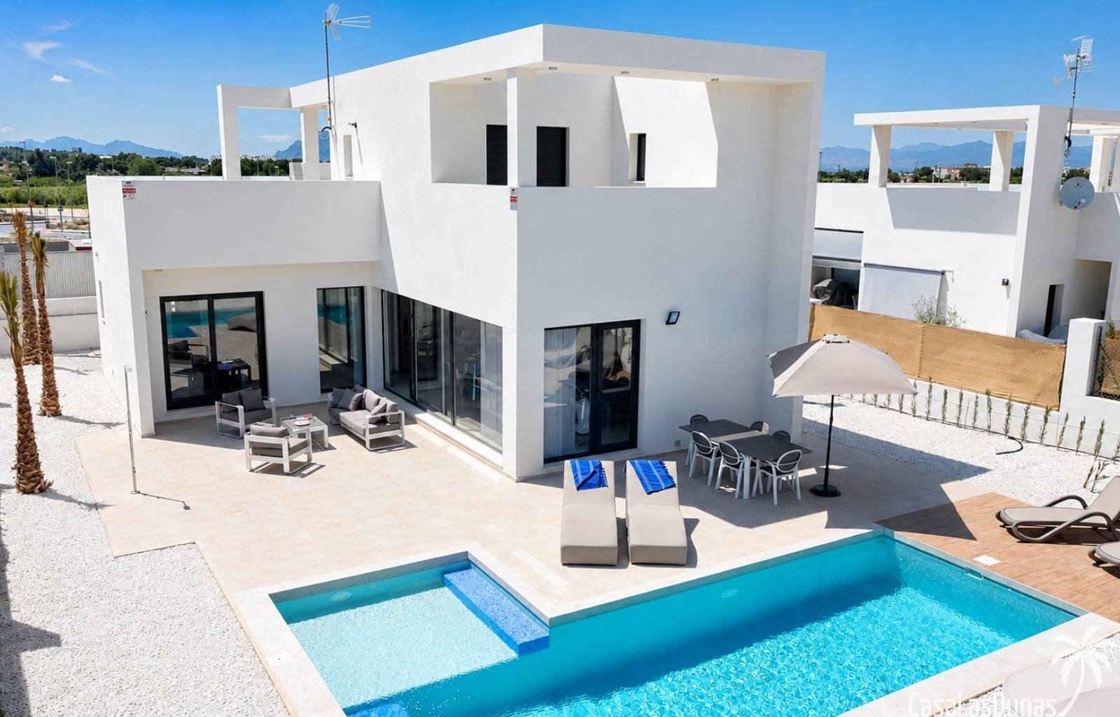 Langzeitaufenthalt an der Costa Blanca
La Perla Blanca kann saisonal gemietet werden und eignet sich daher perfekt für einen längeren Aufenthalt an