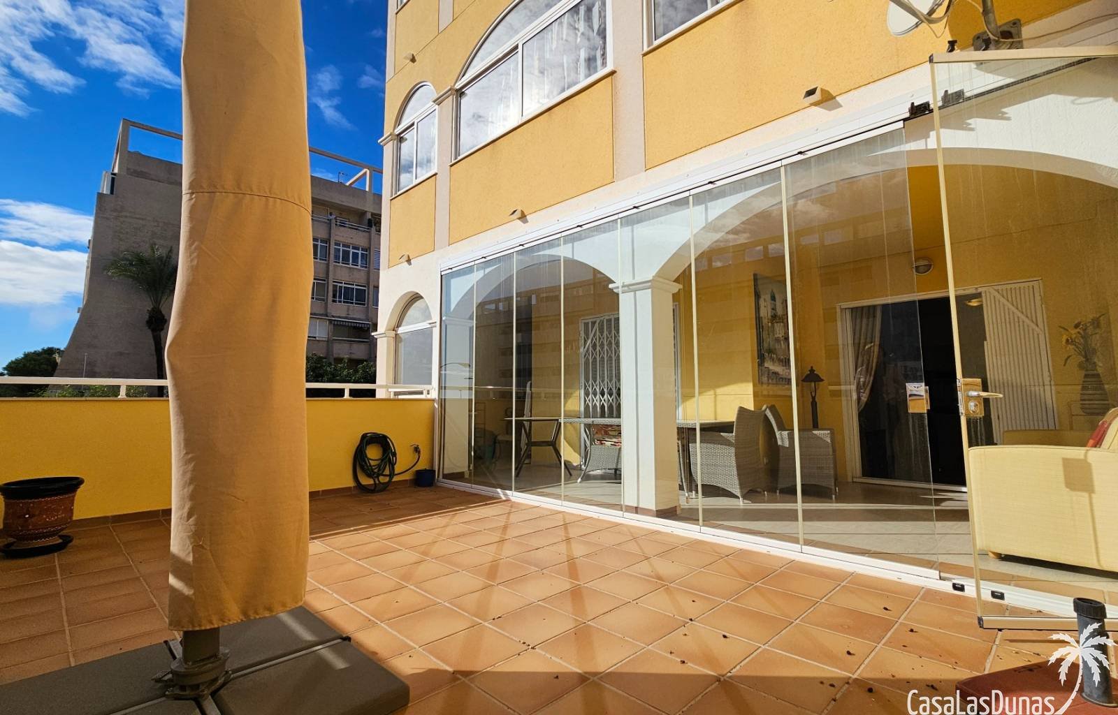 Torrevieja:  Nur wenige Schritte vom Strand und allen Annehmlichkeiten entfernt erwartet Sie dieses prächtige und geräumige Apartment mit sonniger Terrasse! Es ve 