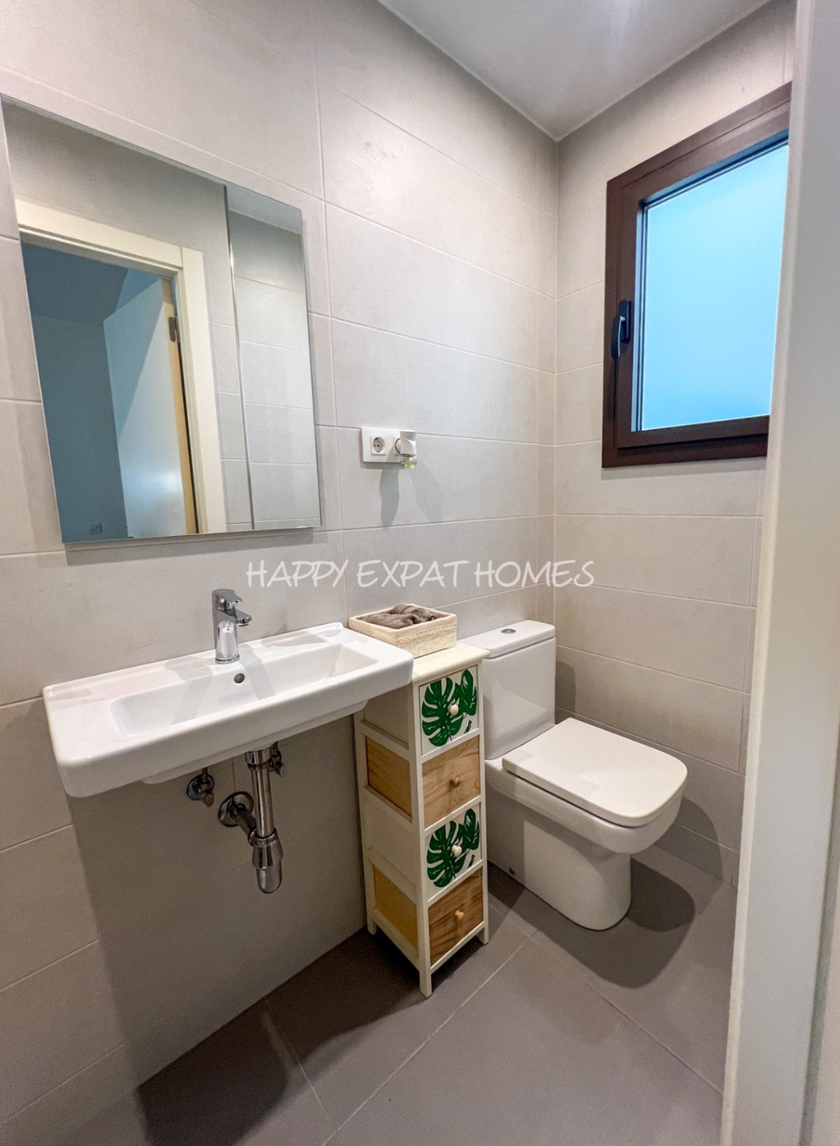 DACHGESCHOSS-DUPLEX IM HERZEN VON VILANOVA I LA GELTRÚ – MIT PRIVATTERASSE
Entdecken Sie dieses spektakuläre Duplex-Penthouse im Zentrum von Vilanova