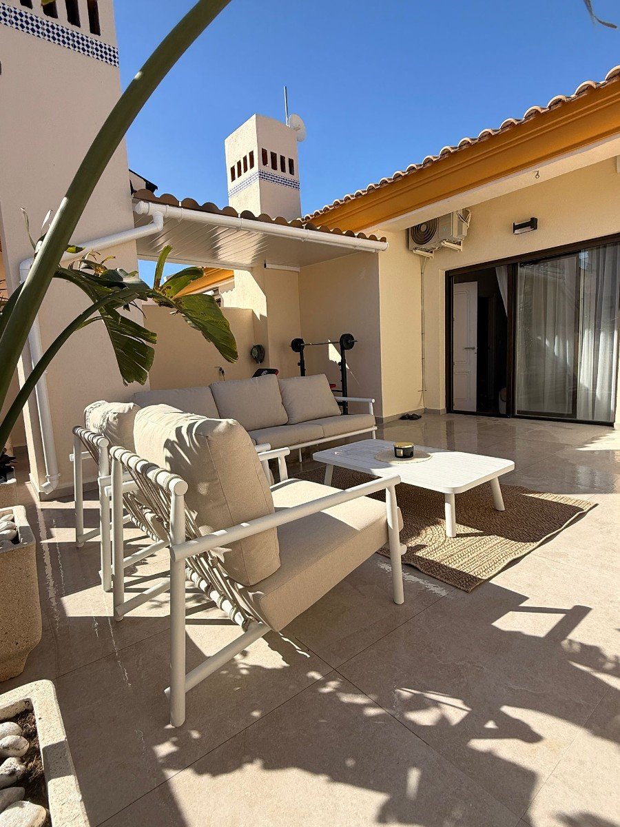 This beautifully renovated and fully furnished 138m² apartment offers spacious, modern living with high-quality finishes throughout. Designed for co