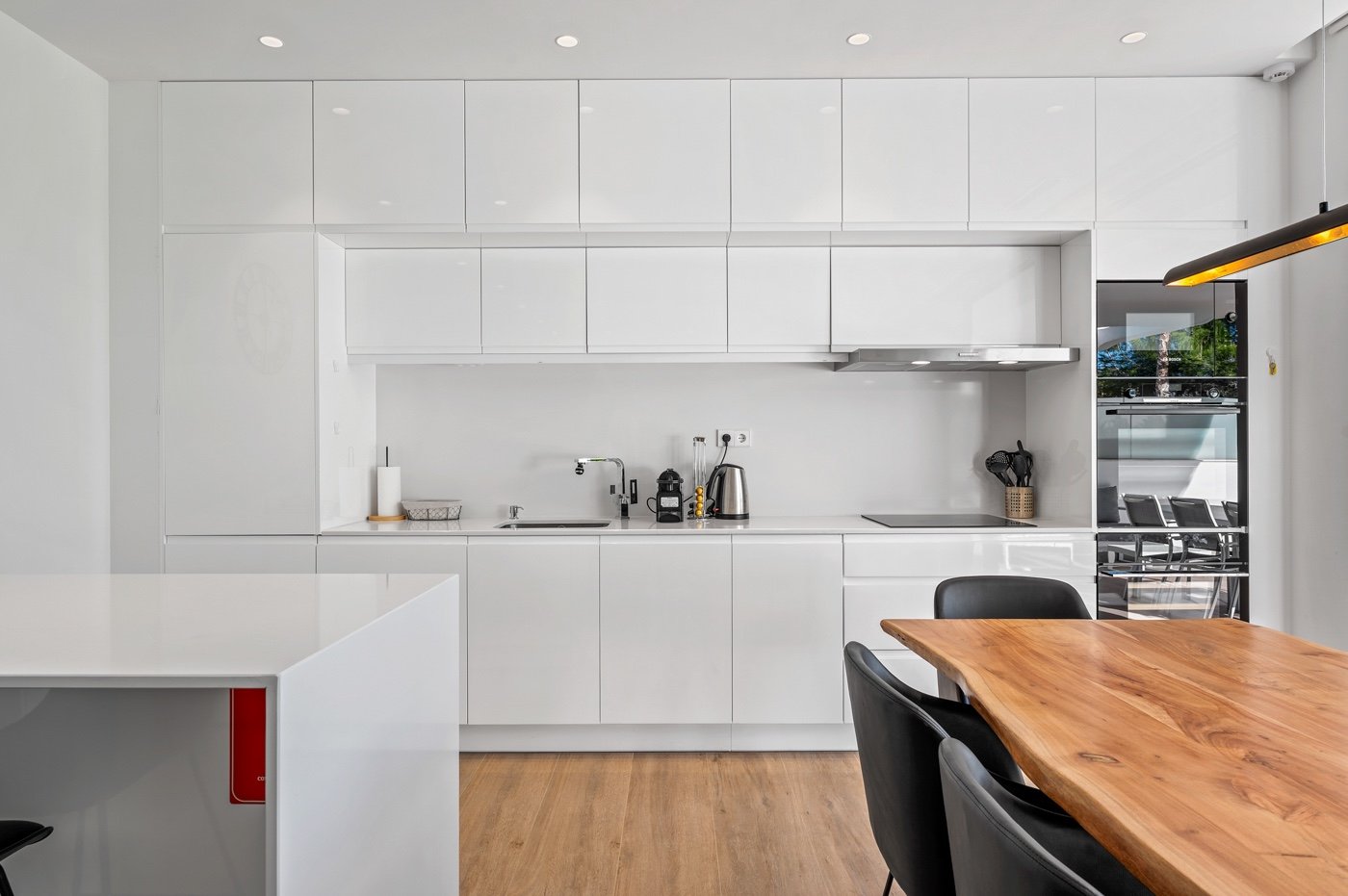 Erleben Sie mediterranes Wohnen der Extraklasse in diesem exklusiven Luxusapartment in der begehrten Wohnanlage Níspero innerhalb des Las Colinas Gol