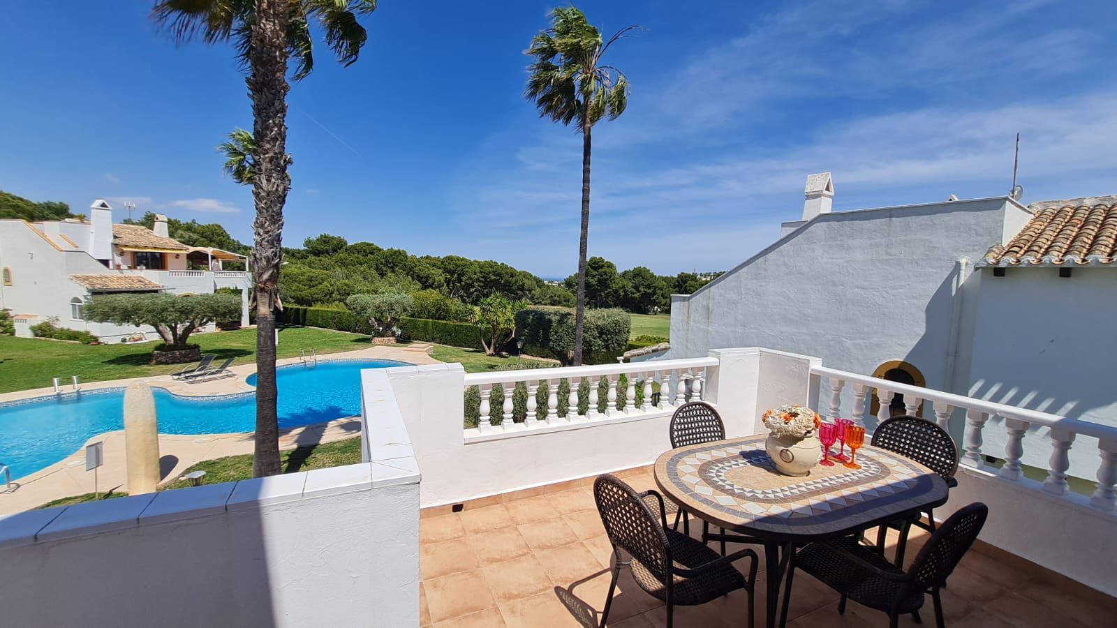 Villa Fortuna in erster Reihe – Villamartín Golf mit fantastischem Golfblick, 3 Schlafzimmer, 3 Bäder, in bester Lage. Ein absolutes Muss! 