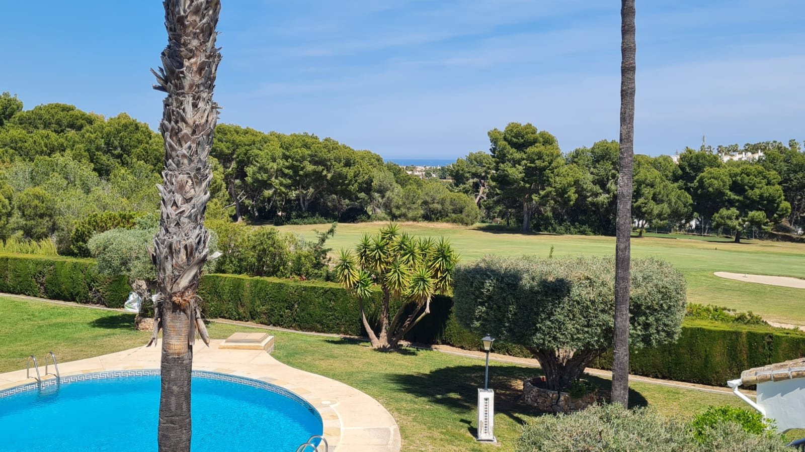Villa Fortuna in erster Reihe – Villamartín Golf mit fantastischem Golfblick, 3 Schlafzimmer, 3 Bäder, in bester Lage. Ein absolutes Muss! 