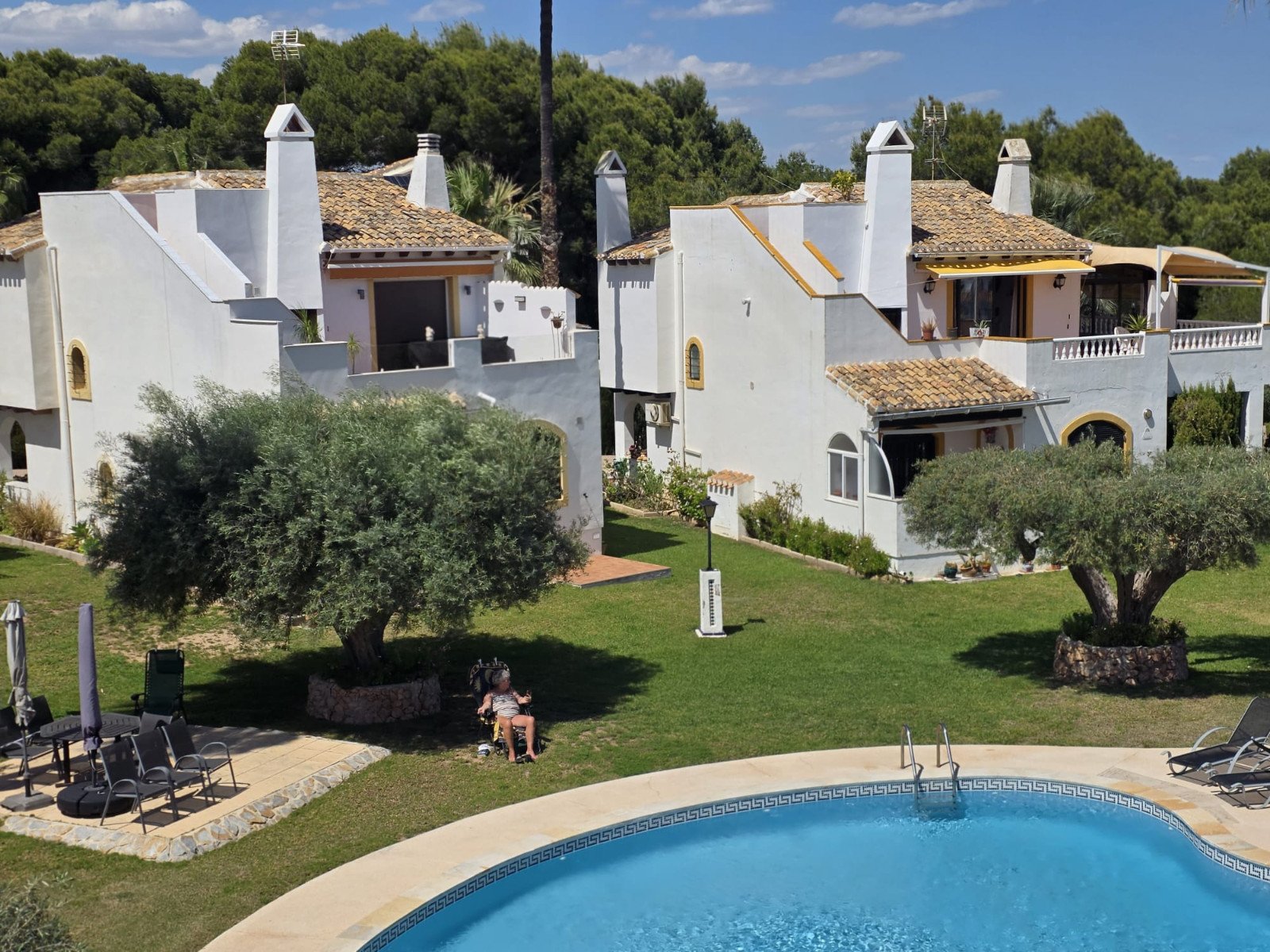 Villa Fortuna in erster Reihe – Villamartín Golf mit fantastischem Golfblick, 3 Schlafzimmer, 3 Bäder, in bester Lage. Ein absolutes Muss! 
