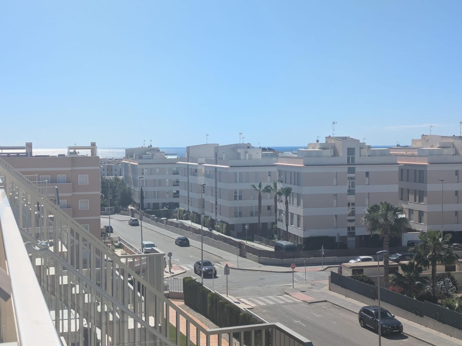 Villamartín:   Discover stylish Mediterranean living with this exceptional penthouse apartment located in the highly sought-after Villamartin Gardens community in  