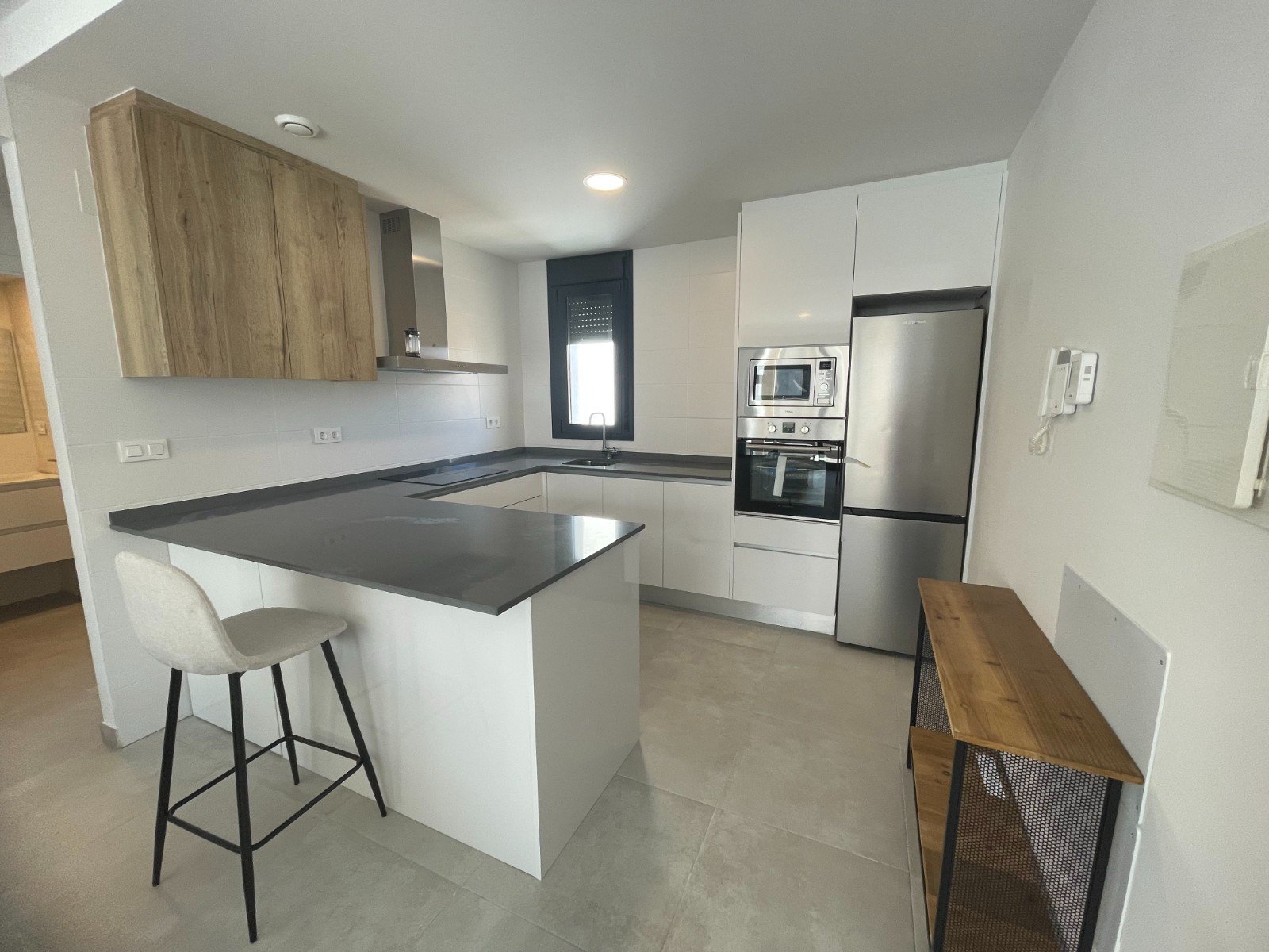   This South Facing, Two Bedroom, Top Floor Corner Apartment is located within a 10 minute walk of a main chain supermarket, JYSK furniture store, and