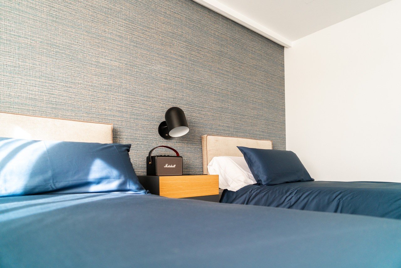 Im Herzen von La Zenia (Orihuela Costa) vereint dieses luxuriöse 122 m² große Apartment Privatsphäre, modernes Design und mediterranen Komfort . Es b