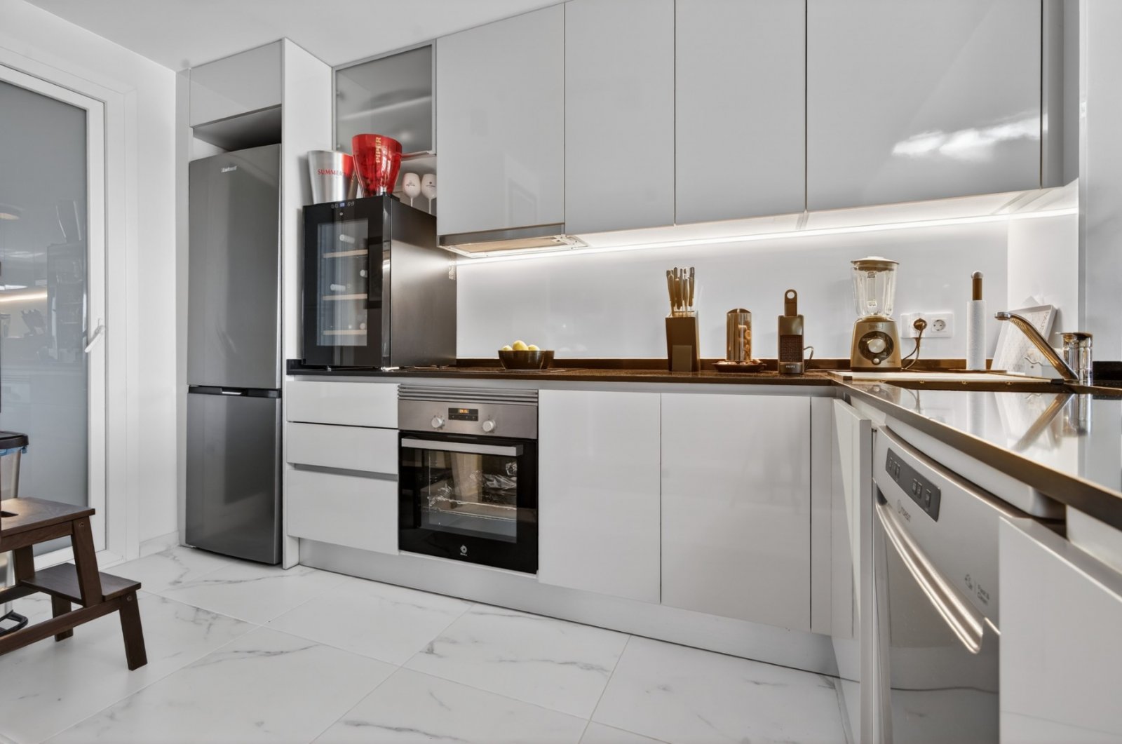 Exclusive Penthouse with Sea Views, Large Rooftop Terrace and Resort Facilities Welcome to a stylish and well-appointed apartment located in the exc