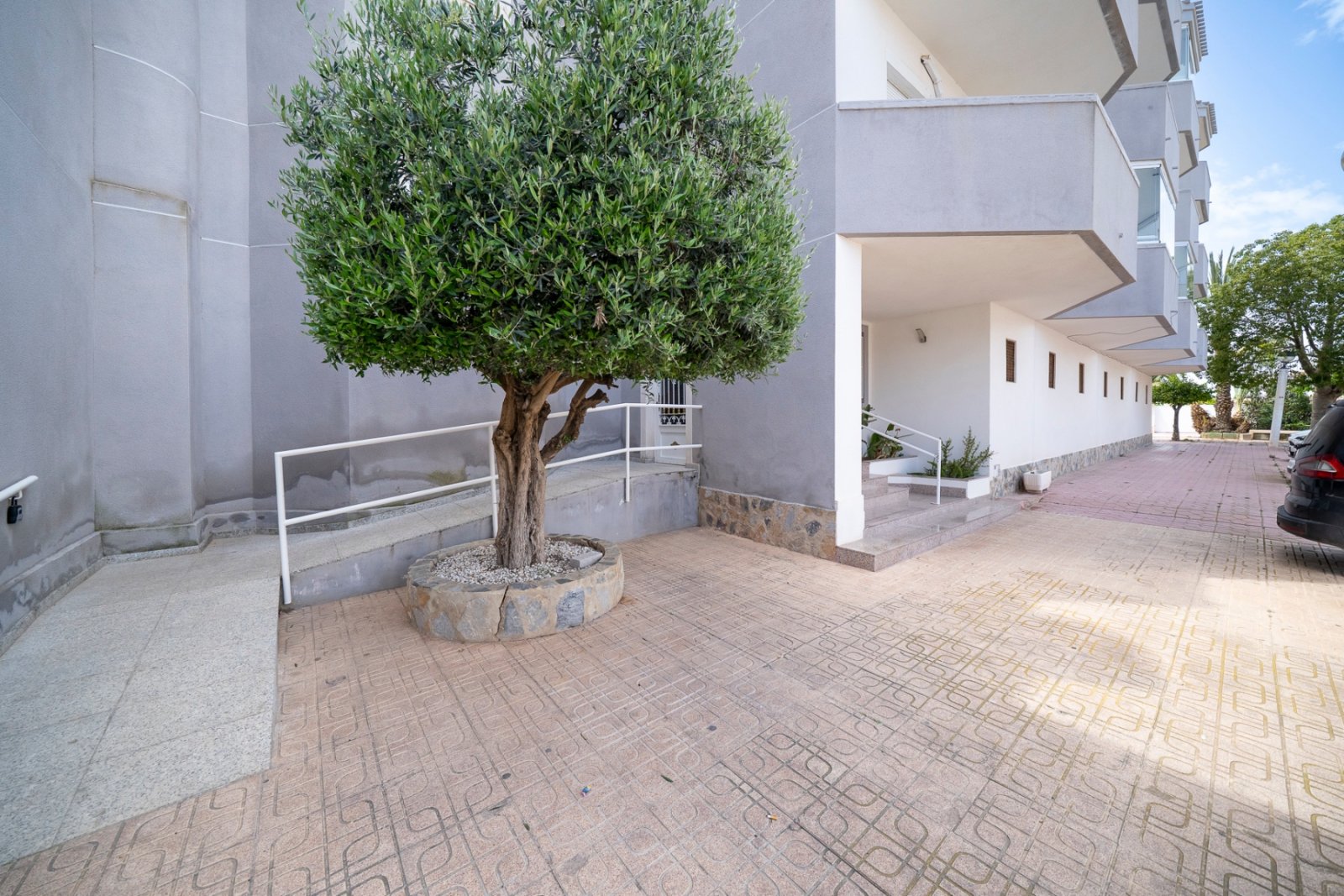 Wohnung mit 39 m² in der zweiten Etage mit nordöstlicher Ausrichtung, bestehend aus einem Wohn-Esszimmer mit offener, voll ausgestatteter Küche, eine