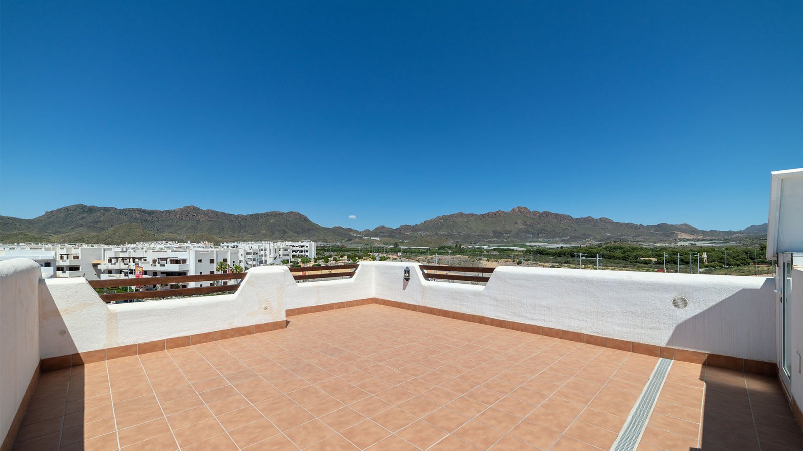 Die Apartments Los Narcisos befinden sich an der südspanischen Küste von Almería nur 600 m entfernt von Playa Los Nardos in der Nähe der Gemeinde Águ