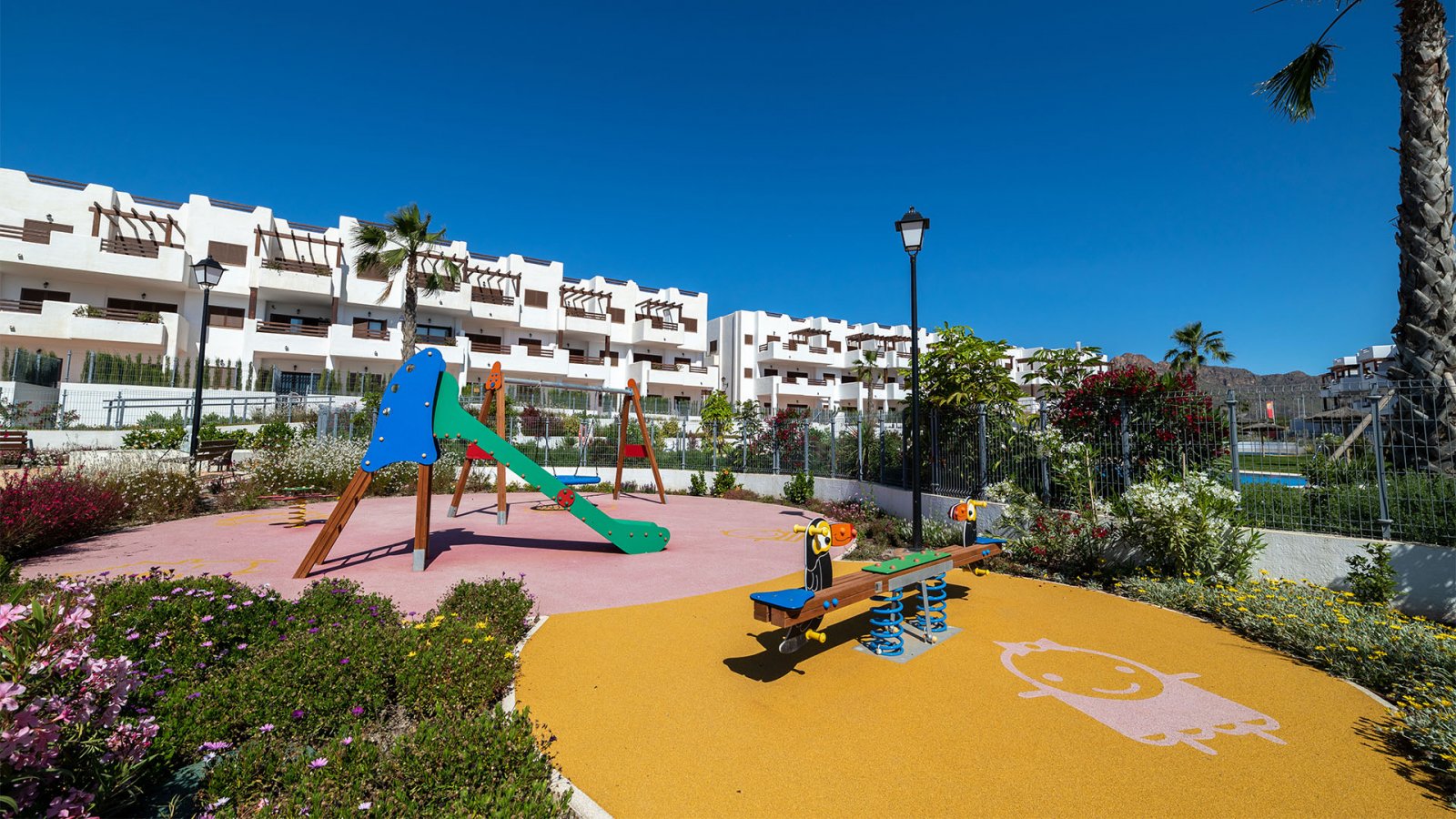 Die Apartments Los Narcisos befinden sich an der südspanischen Küste von Almería nur 600 m entfernt von Playa Los Nardos in der Nähe der Gemeinde Águ