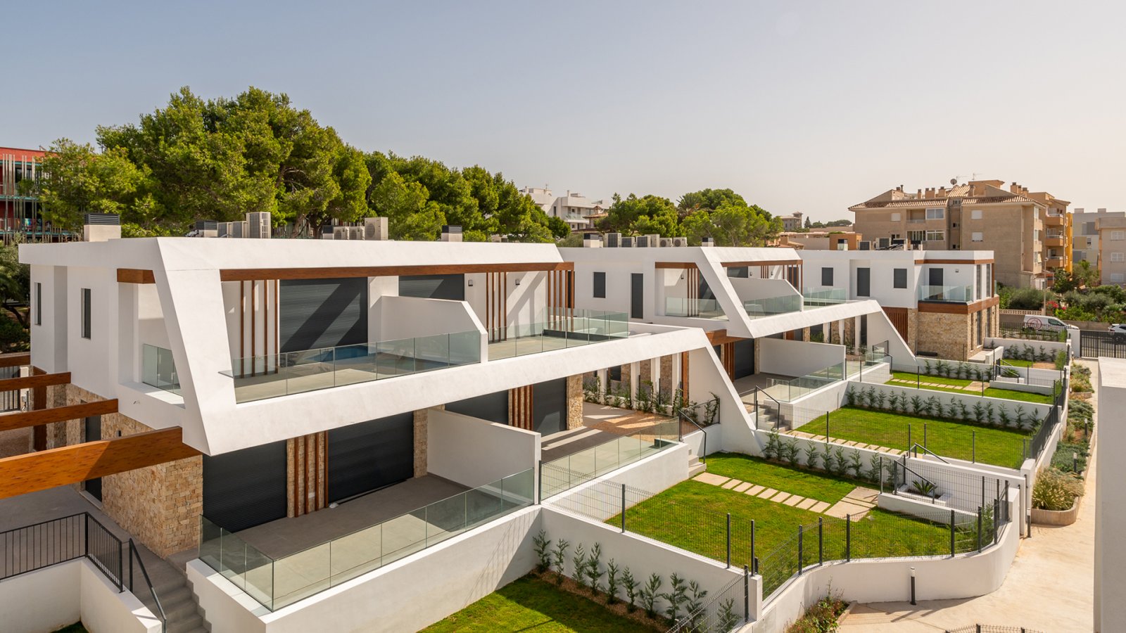 Luz de Cala Ratjada by TM ist ein luxuriöses Wohnprojekt im östlichsten Teil der Insel Mallorca, in der Gemeinde Cala Rajtada und in einer einzigarti