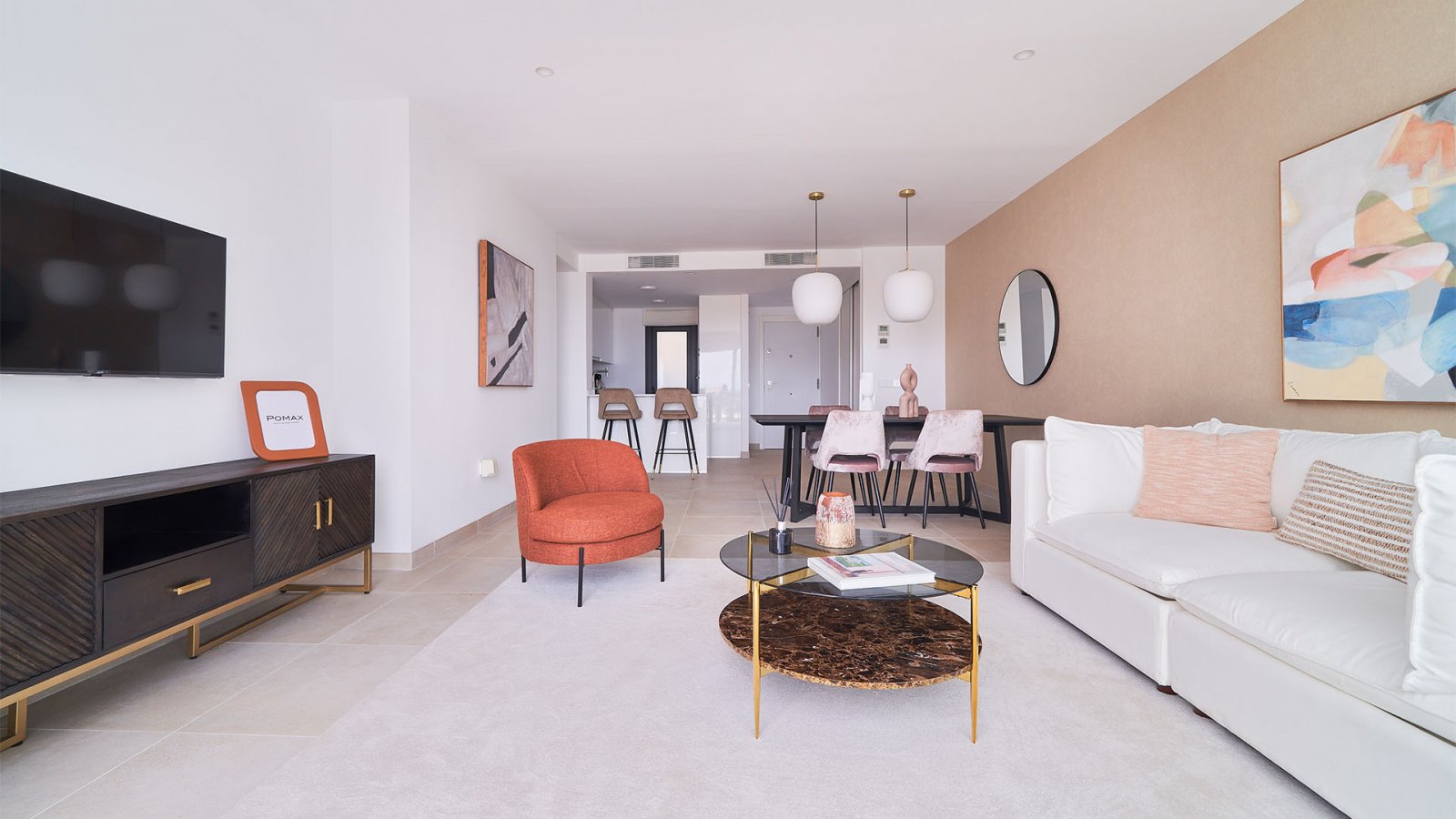  Higuerón Bay Residences by TM befindet sich in der privilegierten Gegend von El Higuerón in Fuengirola. Die Lage ist ausgezeichnet: Von der Anlage si