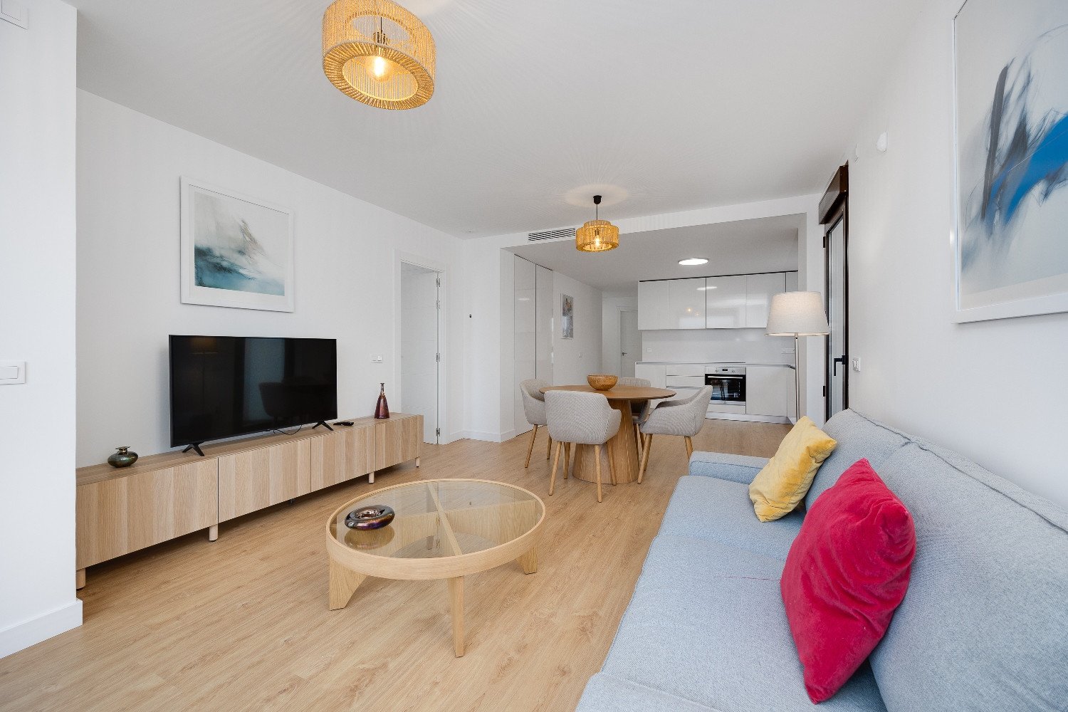Brandneues Penthouse mit privatem Solarium in Villamartín, PAU 8 Orihuela Costa. Entdecken Sie diese dritte Etage Penthouse mit Aufzug, in der belie