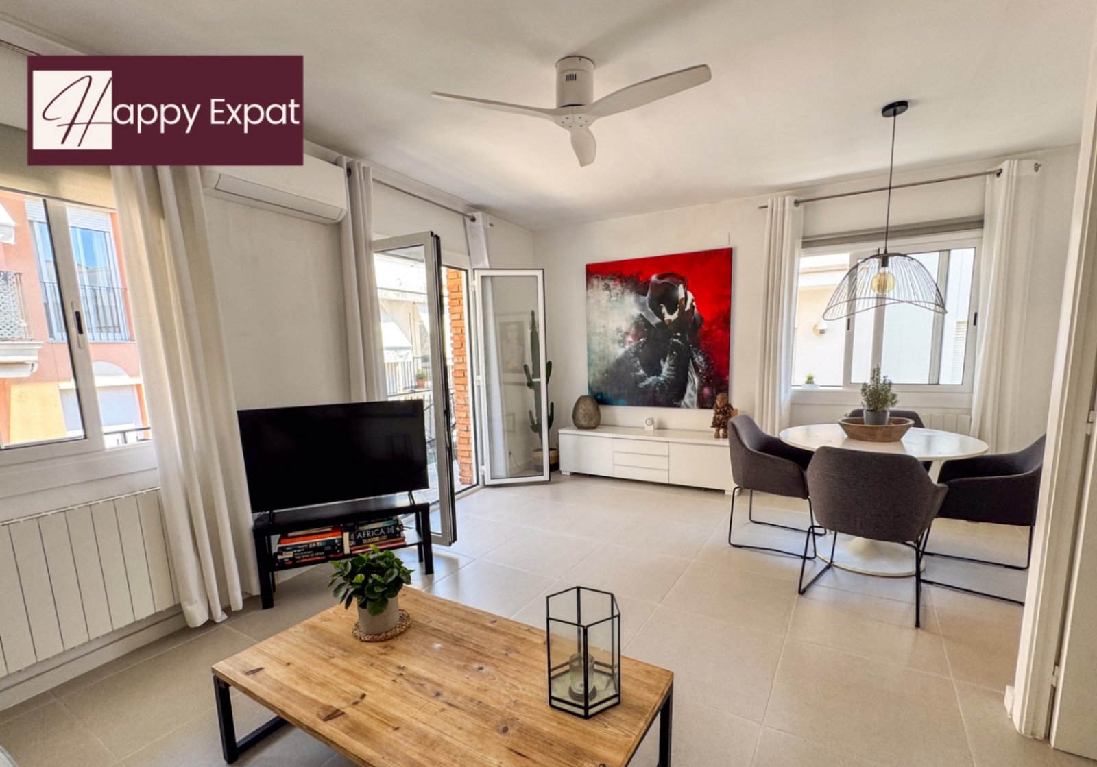 Sitges: Suchen Sie ein Zuhause mitten im Zentrum, aber ohne Lärm? Diese wunderschön renovierte Wohnung bietet das Beste aus beiden Welten.Mit 79 m² Baufläche 