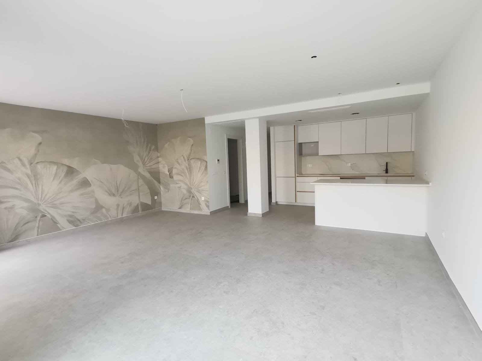  In der charmanten Stadt Torrevieja gelegen, bietet dieses exklusive Immobilienangebot zwei Erdgeschosswohnungen. Diese Wohnungen sind für diejenigen 