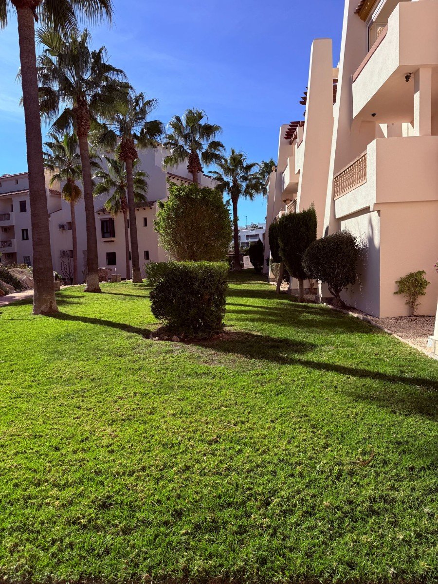 This beautifully renovated and fully furnished 138m² apartment offers spacious, modern living with high-quality finishes throughout. Designed for co