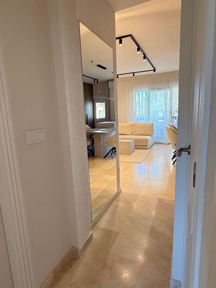 This beautifully renovated and fully furnished 138m² apartment offers spacious, modern living with high-quality finishes throughout. Designed for co